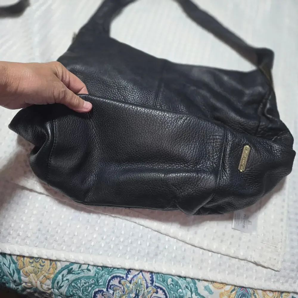 VINCE CAMUTO XL LEATHER BLACK HOBO BAG
